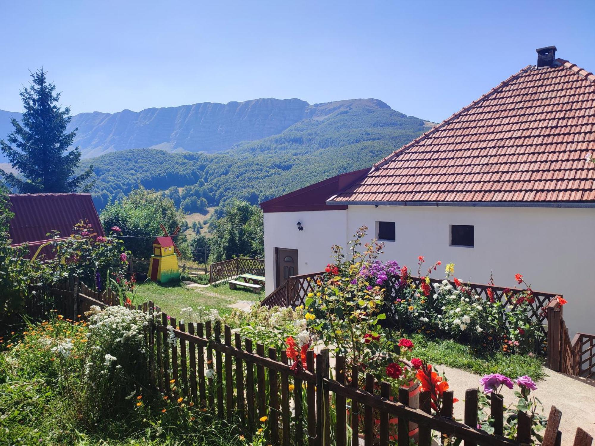 Cemerno Holiday home Gacko
